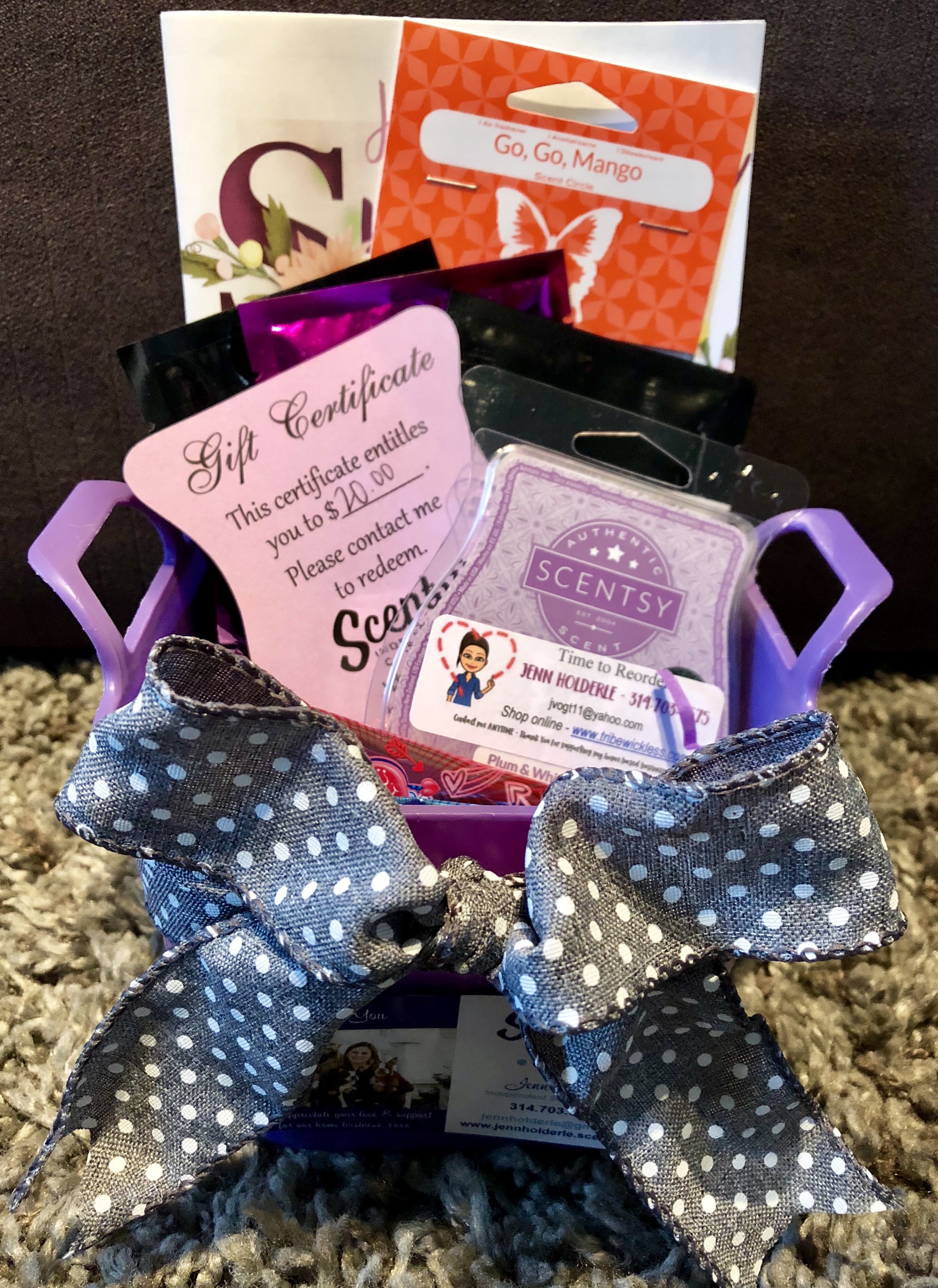 Scentsy Basket Including A 20 Gift Certificate